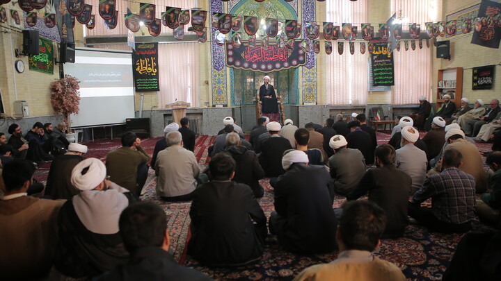 تصاویر/روز اول مراسم سوگواری ایام شهادت حضرت زهرا (س) در مسجد مدرسه آیت‌الله آخوند