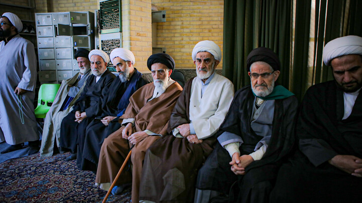 تصاویر/روز اول مراسم سوگواری ایام شهادت حضرت زهرا (س) در مسجد مدرسه آیت‌الله آخوند