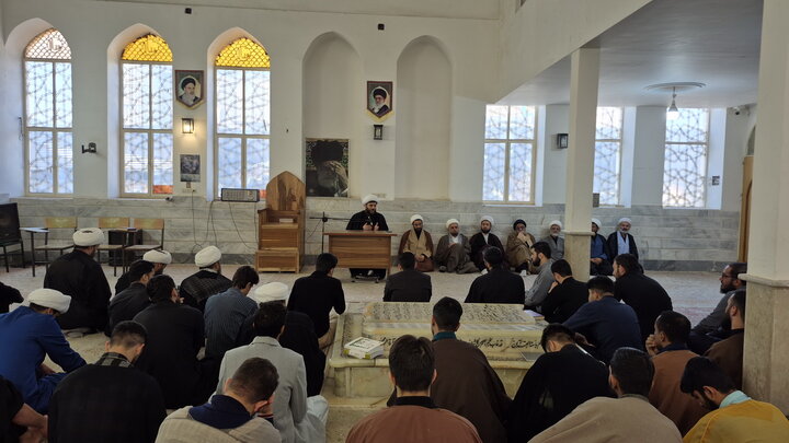 تصاویر/ نشست توجیهی و انگیزشی آزمون استعدادهای برتر حوزه در کاشان