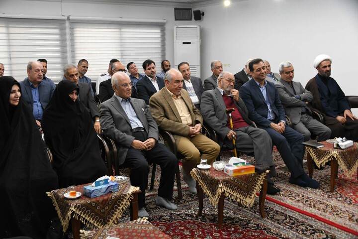 تصاویر| دیدار انجمن های اسلامی دانش آموزان با امام جمعه اصفهان