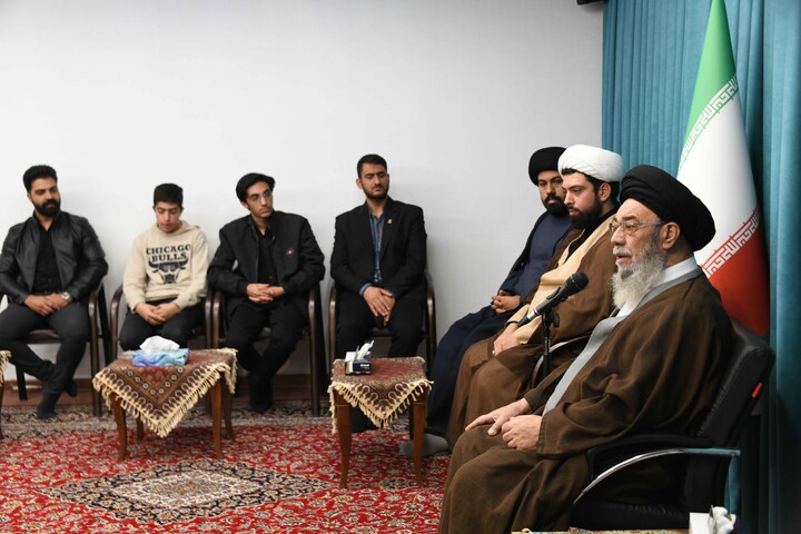 تصاویر| دیدار انجمن های اسلامی دانش آموزان با امام جمعه اصفهان
