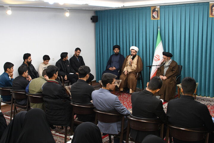 تصاویر| دیدار انجمن های اسلامی دانش آموزان با امام جمعه اصفهان