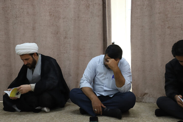 تصاویر/برگزای دعای پر فیض زیارت عاشورا در مدرسه علمیه خاتم الانبیاء (ص) سنندج