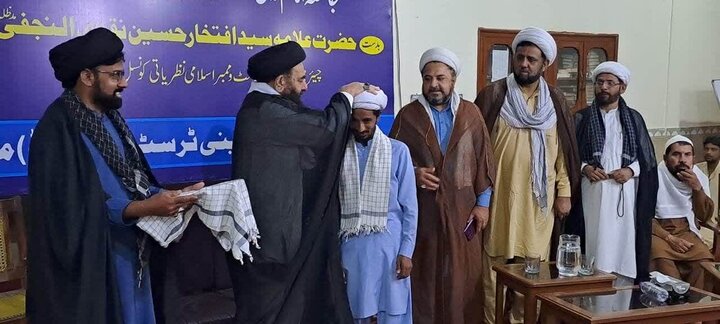 جامعہ امام خمینی (رہ) ماڑی انڈس میں طلبہ کی عمامہ پوشی اور تقسیم انعامات کی تقریب کا انعقاد