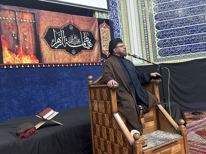 تصاویر/ محفل انس با قرآن و سوگواری فاطمی در مسجد ولیعصر(عج)