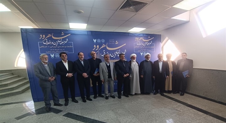 تصاویر/  همایش شهر معلمان دین و اخلاق در شاهرود با حضور دبیر شورای عالی انقلاب فرهنگی