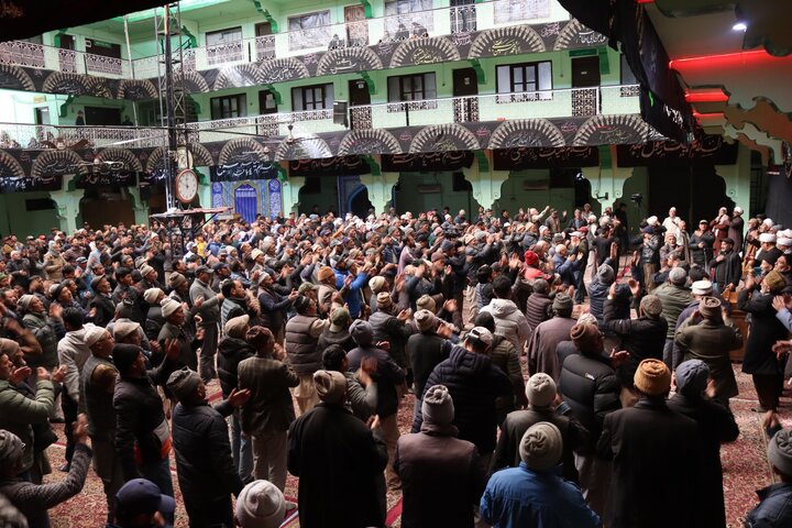 کارگل میں ایام فاطمیہ کی مناسبت سے مجالسِ عزاء اور جلوسِ عزاء برآمد؛ ہزاروں کی تعداد میں مؤمنین کی شرکت