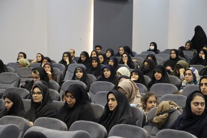 تصاویر/ همایش و کارگاه آموزشی و مهارتی جوانی جمعیت و فرزندآوری در اسلامشهر