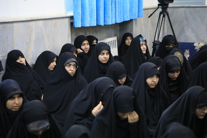 تصاویر|  درس اخلاق در مدرسه علمیه نرجس(س) بیرجند