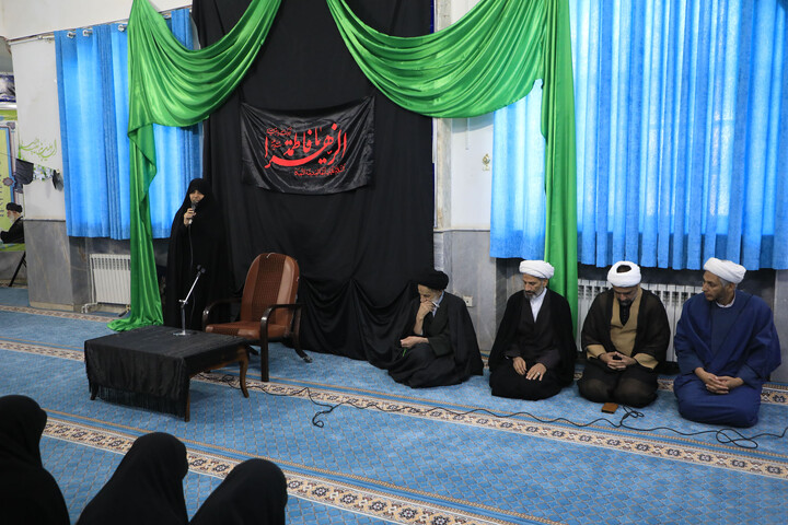 تصاویر|  درس اخلاق در مدرسه علمیه نرجس(س) بیرجند