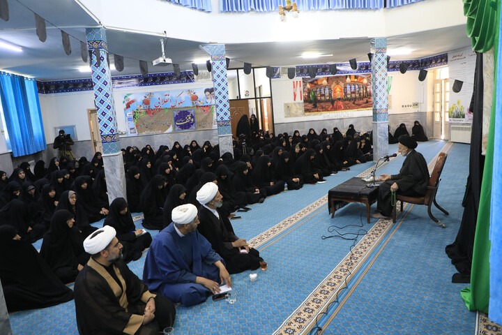 تصاویر|  درس اخلاق در مدرسه علمیه نرجس(س) بیرجند