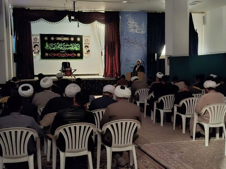 تصاویر/ نشست توجیهی و انگیزشی آزمون استعدادهای برتر حوزه در آران و بیدگل