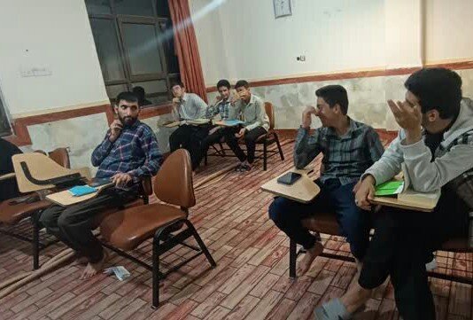 تصاویر/ برگزاری کانون های علمی در مدرسه علمیه امام صادق (ع) قروه