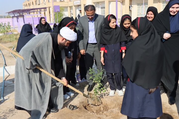 تصاویر/ احداث نهالستان نیک دختران سما با حضور امام جمعه عالیشهر