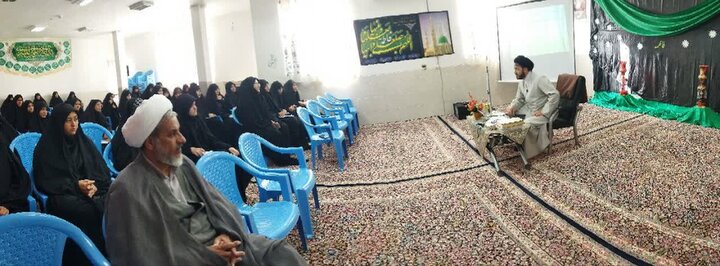 تصاویر/ کارگاه تبیینی، تحلیلی، بصیرتی در مدرسه علمیه الزهرا شهداد