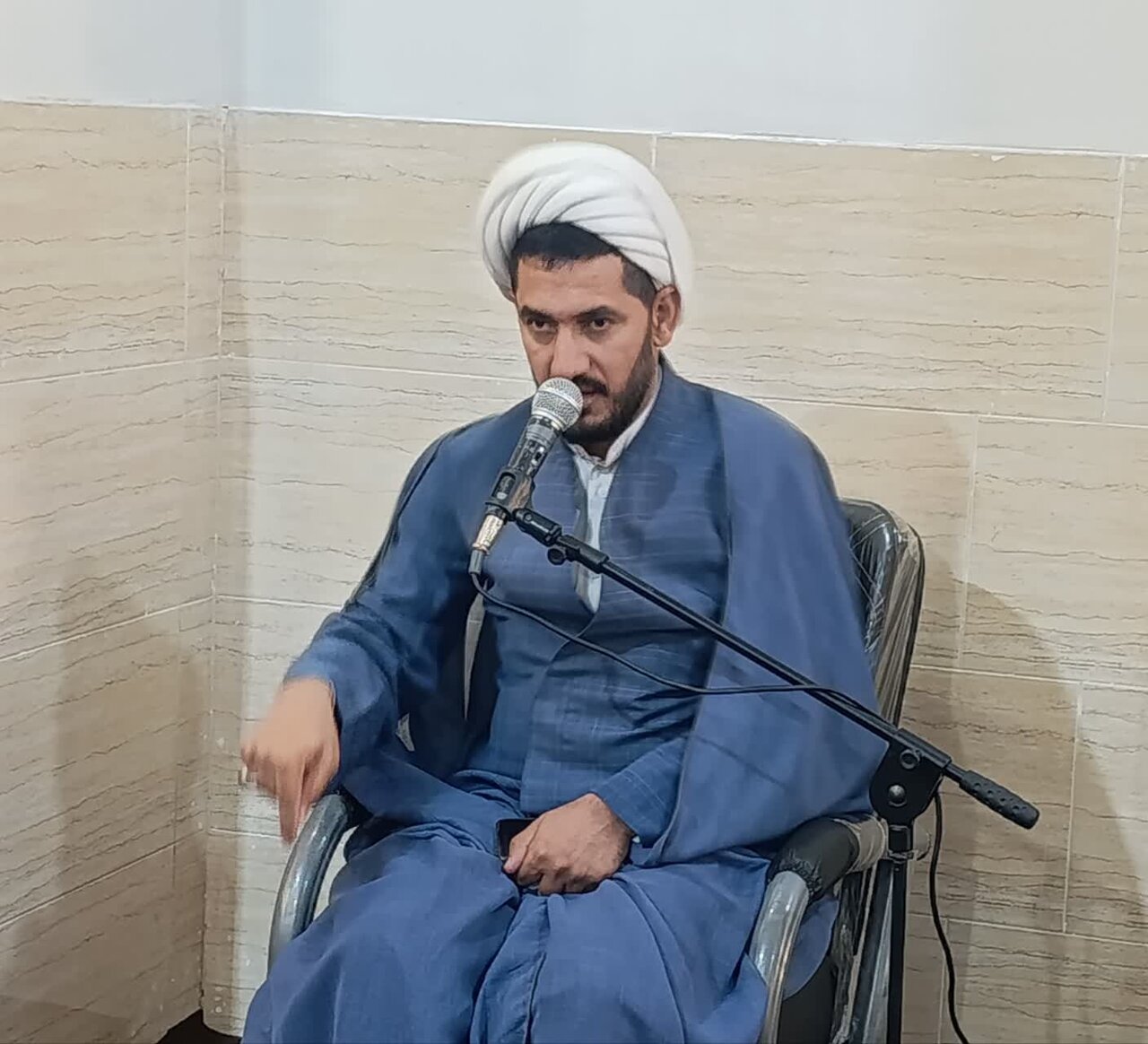 طلاب باید جایگاه ولایت را با عمق و آگاهی به مردم بشناسانند