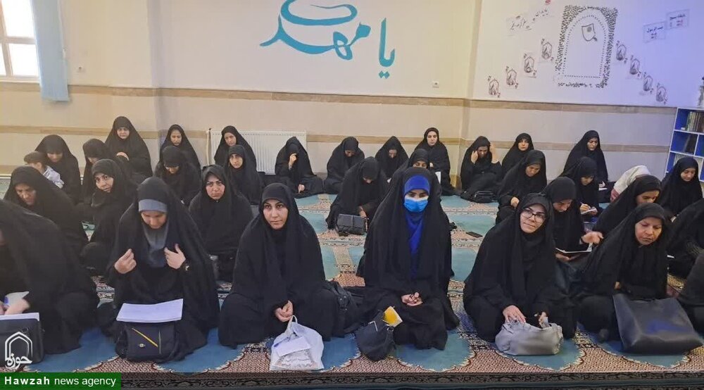 برگزاری نشست بصیرتی در مدرسه علمیه بنت‌الرسول الشتر