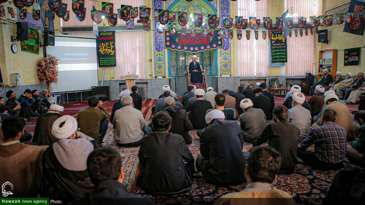 تصاویر/ روز اول مراسم سوگواری ایام شهادت حضرت زهرا (س) در مسجد مدرسه آیت‌الله آخوند