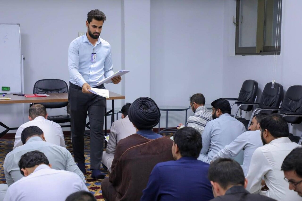 العتبة العباسية تختتم دورة قرآنية ضمن المشروع القرآني لطلبة العلوم الدينية في النجف الأشرف