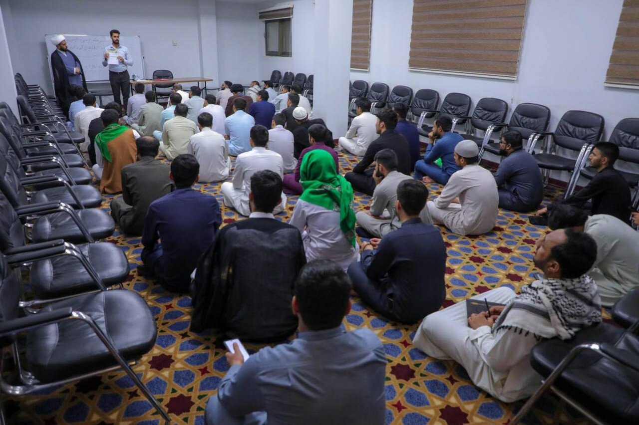 العتبة العباسية تختتم دورة قرآنية ضمن المشروع القرآني لطلبة العلوم الدينية في النجف الأشرف