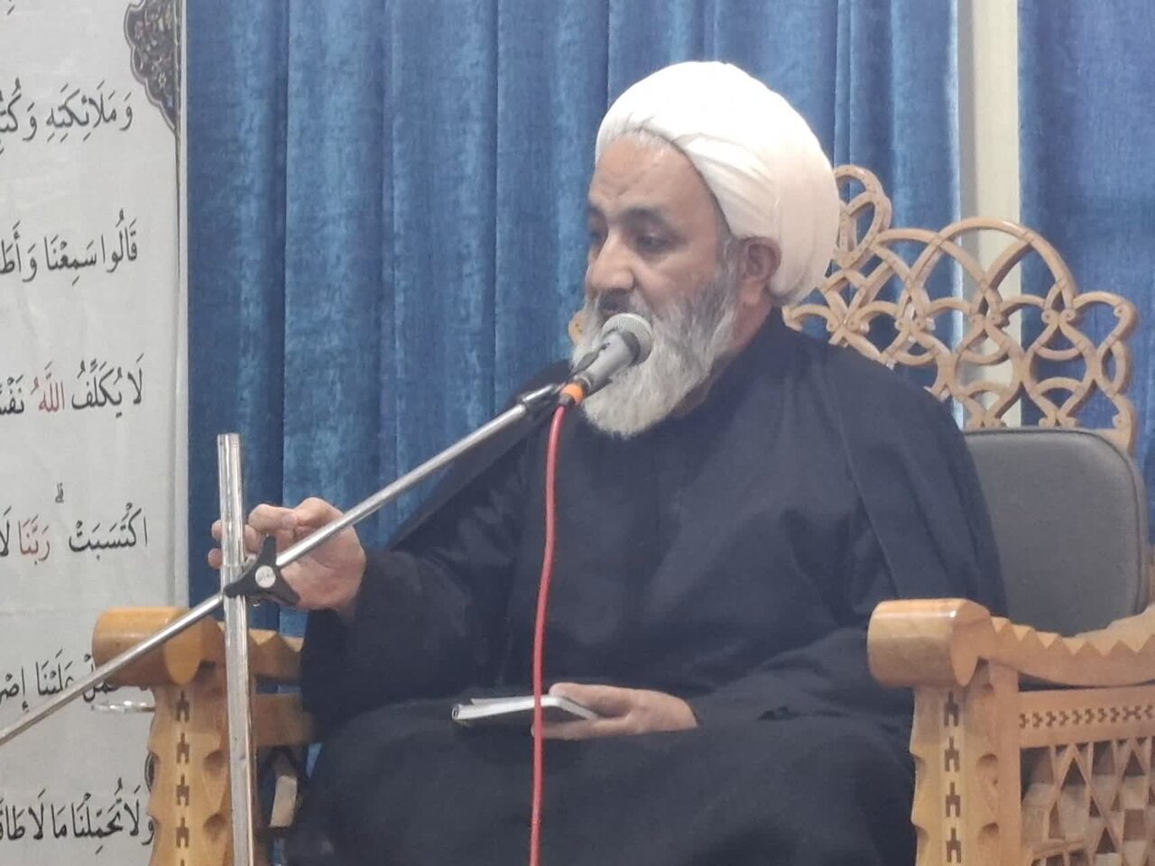 فیلم |  برشی از روضه خوانی امام جمعه موقت آران وبیدگل در عزاداری شهادت حضرت زهرا(س) در کاشان