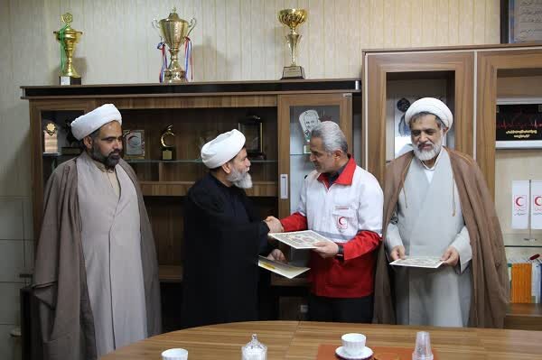 تفاهم‌نامه همکاری بین حوزه علمیه و جمعیت هلال احمر فارس منعقد شد