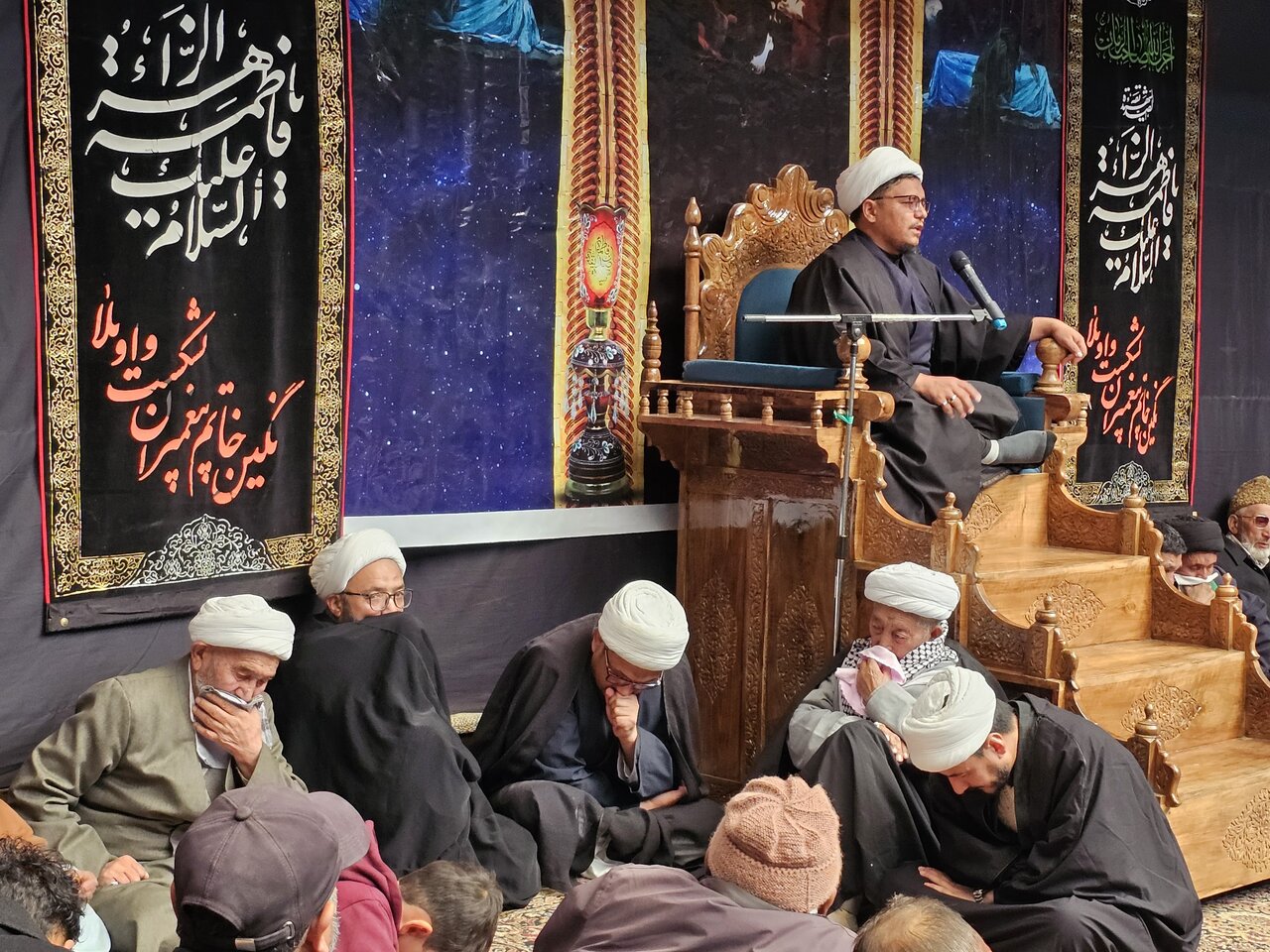 नई पीढ़ी को सय्यदा (अ) के महान जीवन से अवगत कराना आवश्यक हैः हुज्जतुल इस्लाम शेख हसन मुकद्दस