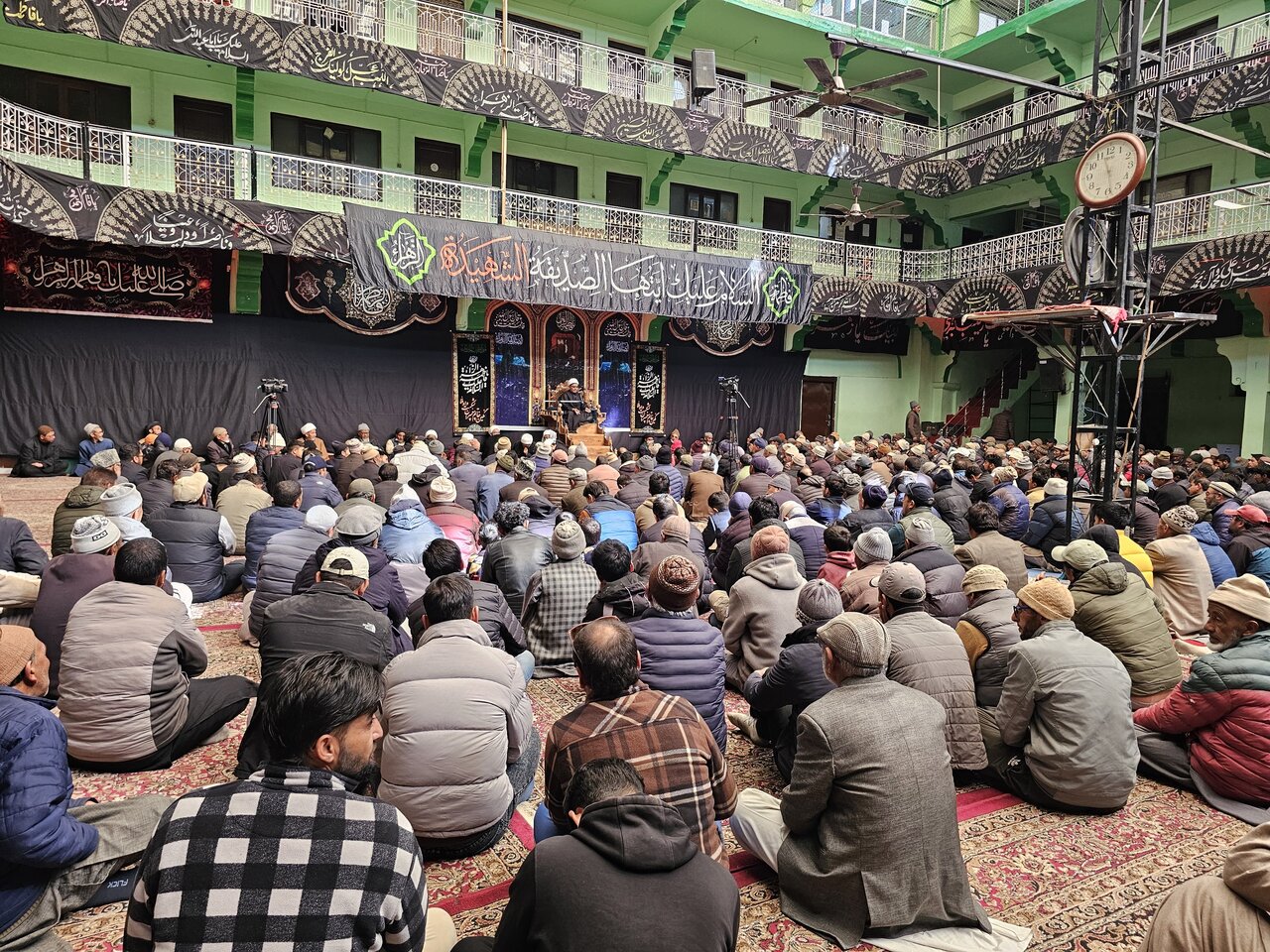 नई पीढ़ी को सय्यदा (अ) के महान जीवन से अवगत कराना आवश्यक हैः हुज्जतुल इस्लाम शेख हसन मुकद्दस