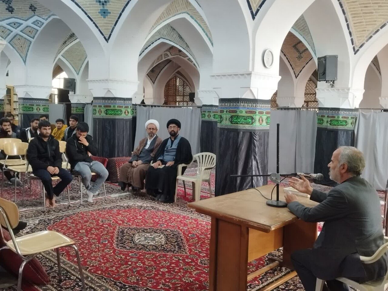 نشست بصیرت‌افزایی طلاب مدرسه علمیه آیت‌الله مدنی کاشانی(ره) برگزار شد