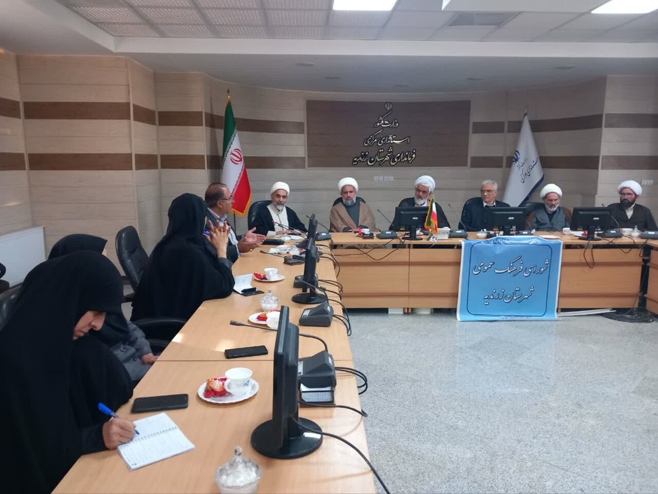 حوزه‌های علمیه؛ قطب هدایت فرهنگی و مقابله با آسیب‌های اجتماعی