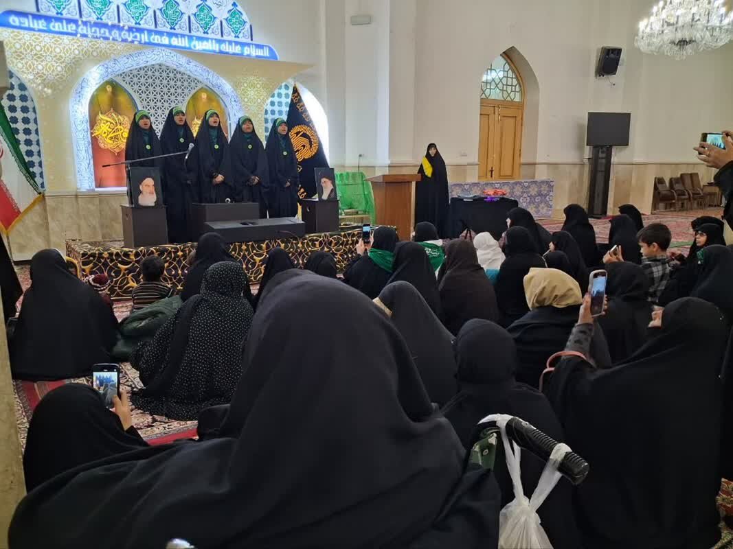 بانوان اردوزبان در حرم امام رضا(ع) به سوگ حضرت زهرا(س) نشستند