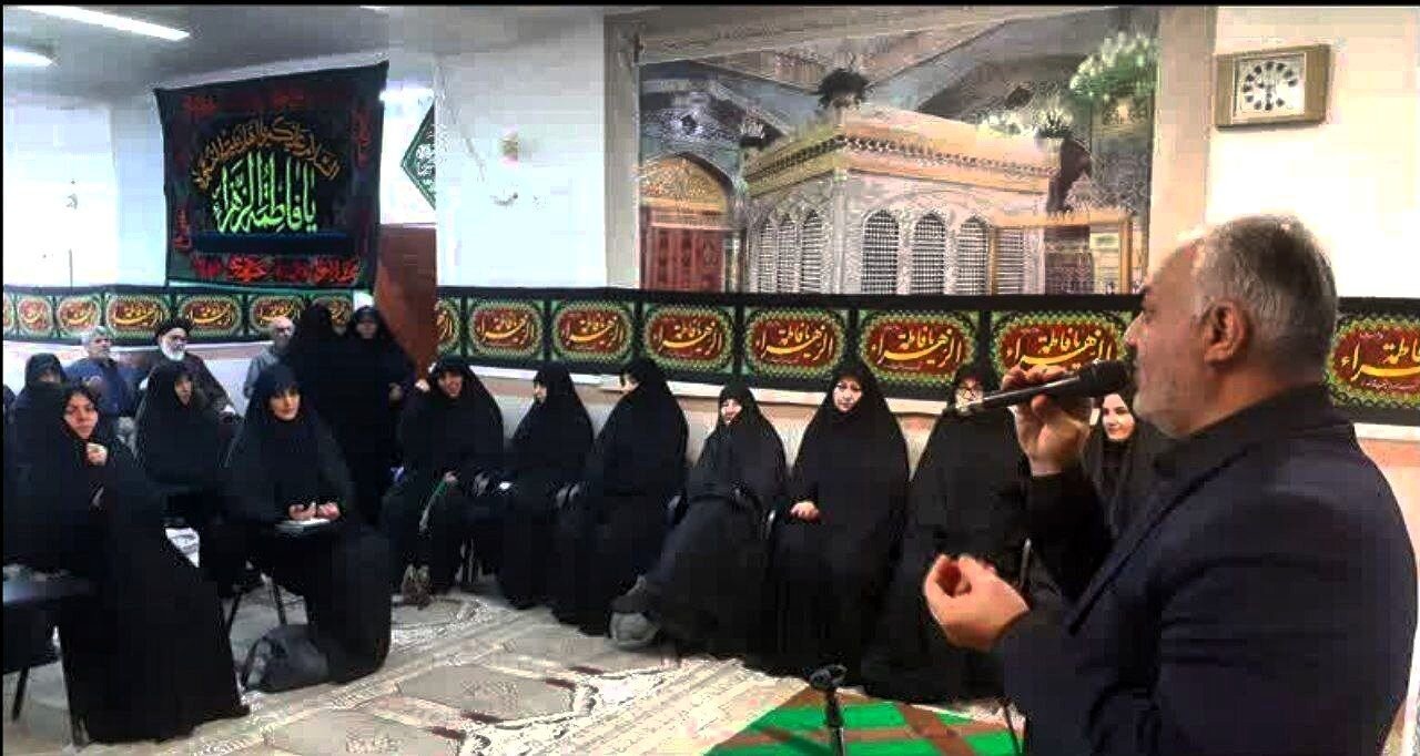 نشست بانوان تاثیرگذار شهرستان ورامین در حوزه علمیه خواهران کوثر ورامین