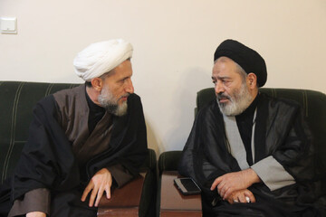 فیلم | دیدار نماینده ولی فقیه در سازمان حج وزیارت با امام جمعه و مدیر حوزه علمیه استان قزوین