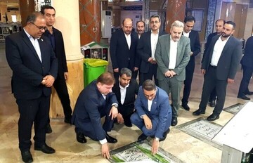 تجدید میثاق معاون رئیس جمهور با شهدای بوشهر