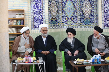 تصاویر/ برگزاری جلسه جامعه روحانیت شیراز با حضور مسئول مرکز ارتباطات حوزه و نظام