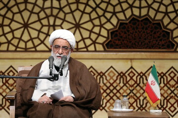 اساتید حوزه، تحول در تدریس فقه استدلالی را بررسی کنند / اساتید مربی‌اند نه صرفاً مدرس