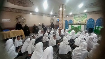 رقابت بیش از ۴۰۰ نوجوان دختر دیّری در مسابقات قرآن بسیج