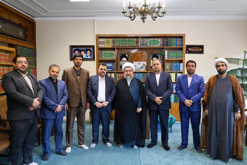 تصاویر/ دیدار مسئولان و اساتید اولین همایش توانمندسازی آموزگاران ابتدایی در بازشناسی خط قرآن درسی با امام جمعه تبریز