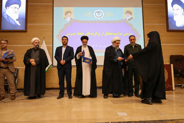 مراسم تجلیل از برگزیدگان آزمون‌ های حفظ عمومی قرآن در آذربایجان شرقی برگزار شد