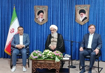 گلایه نماینده ولی‌فقیه از توقف ۲۴ ساله پروژه راه‌آهن بوشهر