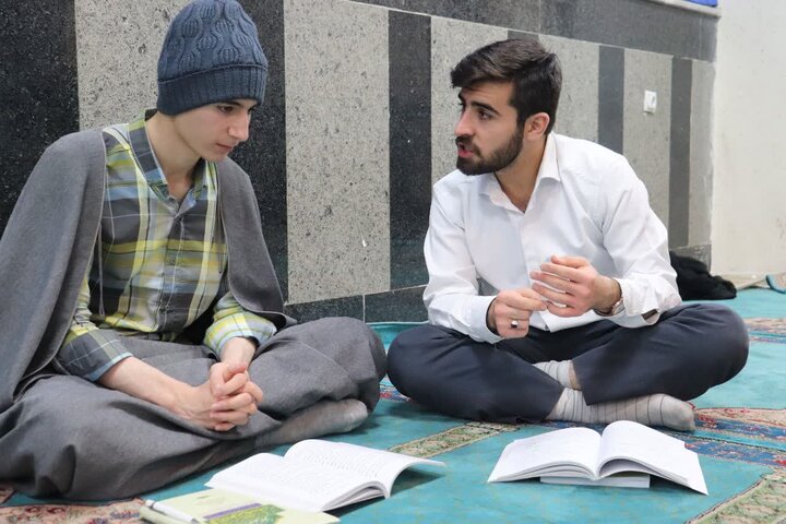 تصاویر/ مباحثات طلاب مدرسه علمیه امام خامنه‌ای مدظله العالی ارومیه