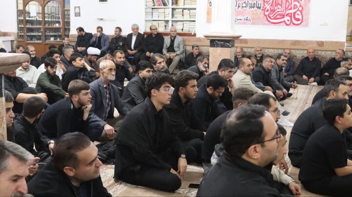 تصاویر/ سومین شب از سوگواری ایام فاطمیه در شاهین دژ