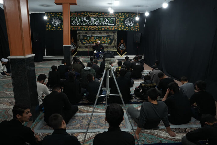 تصاویر/ عزاداری دهه اول فاطمیه در مدرسه علمیه امام صادق (ع) نقده