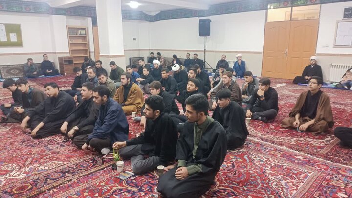 تصاویر/ مراسم عزاداری ایام فاطمیه در مدرسه علمیه امام خمینی (ره) خوی