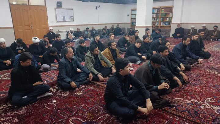 تصاویر/ مراسم عزاداری ایام فاطمیه در مدرسه علمیه امام خمینی (ره) خوی