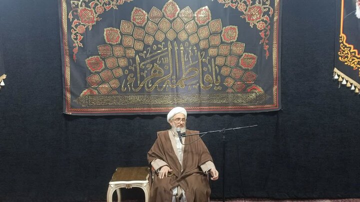 تصاویر/ مراسم عزاداری ایام فاطمیه در مدرسه علمیه امام خمینی (ره) خوی