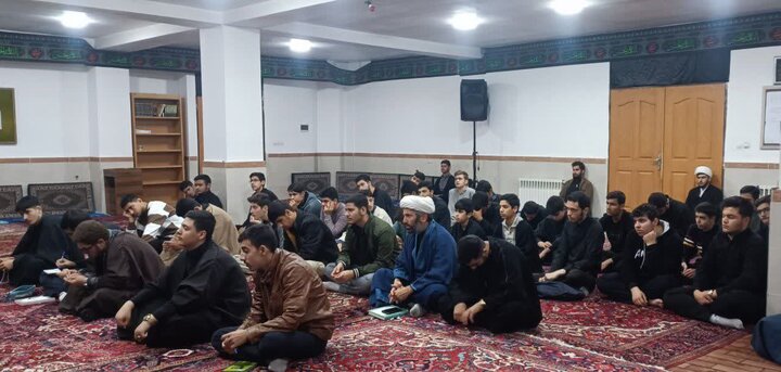 تصاویر/ جلسه اخلاق طلاب مدرسه علمیه امام خمینی (ره) خوی