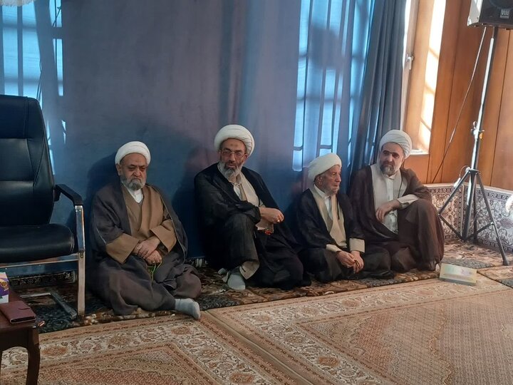 تصاویر/  جلسه اخلاق مدرسه علمیه آیت الله نمازی خوی