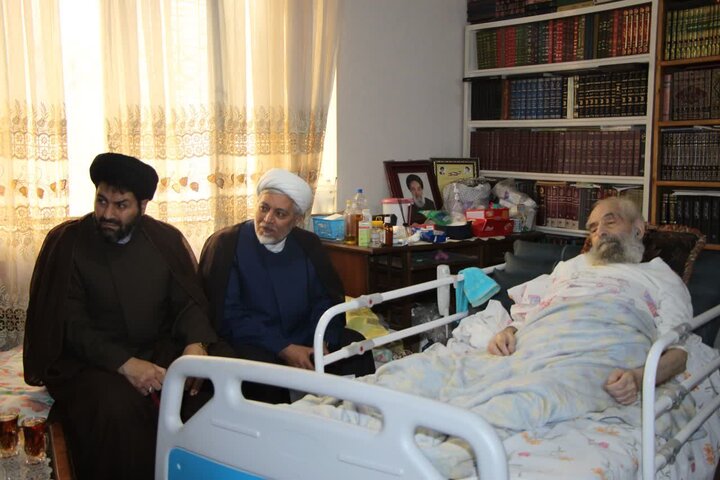 تصاویر/ سرکشی مرکز خدمات حوزه از علمای معمر و خانواده مرحومین  آذربایجان غربی