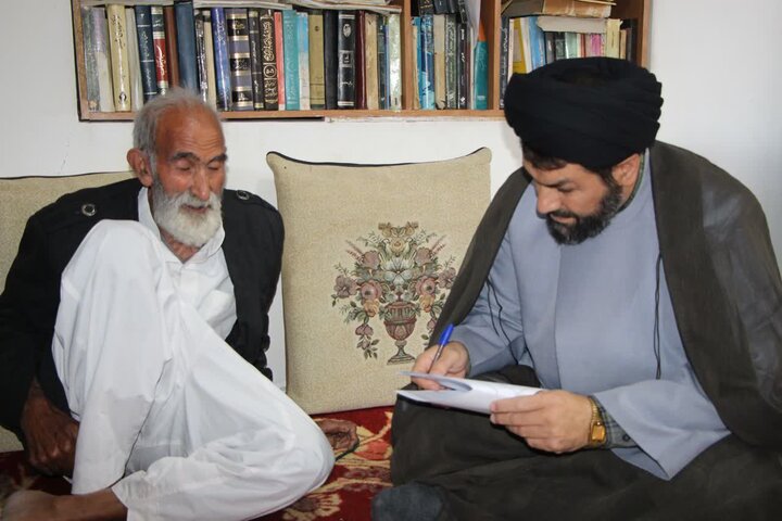 تصاویر/ سرکشی مرکز خدمات حوزه از علمای معمر و خانواده مرحومین  آذربایجان غربی